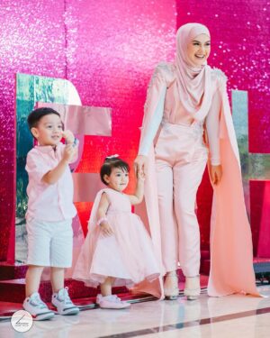 Irish Bella Instagram - Belum bisa move on dari acara Grand Launching Wonderish, seribu terima kasih untuk semua sudah bantu & support 🥹🤗

EO & Decorator : @redberryincreate 
Event Planner : @redberryincreate  @erniaredberry @deoriyantoo 
Makeup: @erniaredberry 
Dress : @dhouseofluxury
Suit : @dikhasigitfashion . @dikha_sigit 
Headpiece : @monliesmade
Venue : @shelavie.grandballroom , @la.glasshouse @sheilalesmana
Entertainment & Show Management : @deoriyantoo @deoentertainmentindonesia
Live streaming : @Praya.visual
Lighting: @juns_lighting 
Photography : @sudutputih.mo @fahri_frpotret
Videographer : @aaproductions.id 
Florist & set decoration table : @memulaicerita 
Usher: @beauty_usher
Doorprize Decoration : @seserahan_by_rosearbor
Invitation Website : @kondangankuy.online 
Photobooth : @mono.photobooth
Playground: @emily_toysrental
Painting : @facepainting_jakarta
Digital registration: @bukutamudigital_kurvasoft
Dance Show : @fdcrew 
Guest book audio: @phoneafriend.co 
Hampers : @anaria_souvenir 
Hampers Bag : @jimshoneyoffc 
Hampers Cookies : @jnccookies
Hampers : @lovessemprong_official 
Hampers Scarf : @erlyssa.id

FnB:
Bakso : @Bakso Iyish 
Mochi : @pipikupenuh
Bbq : @unlockedbbq
Chocolate : @chocolatefountain88
Ice cream : @paletaswey
Stall Minuman : @teguk.indonesia
Popcorn : @jollytimeindonesia
Nasi Box : @sarasa.id
Nasi Bento : @ikibento
Stall : @vittoriaweddingservices 
Brownies : @mbun.id 
Cookies : @doublejokitchen