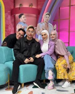 Irish Bella Instagram - Gak janjian sama @mommy_starla eh tau2 ketemu style hampir mirip bareng2 pakai sneakers lg 🥰 sehat2 ya sayang ❤️ Pagi Pagi Ambyar today ✨