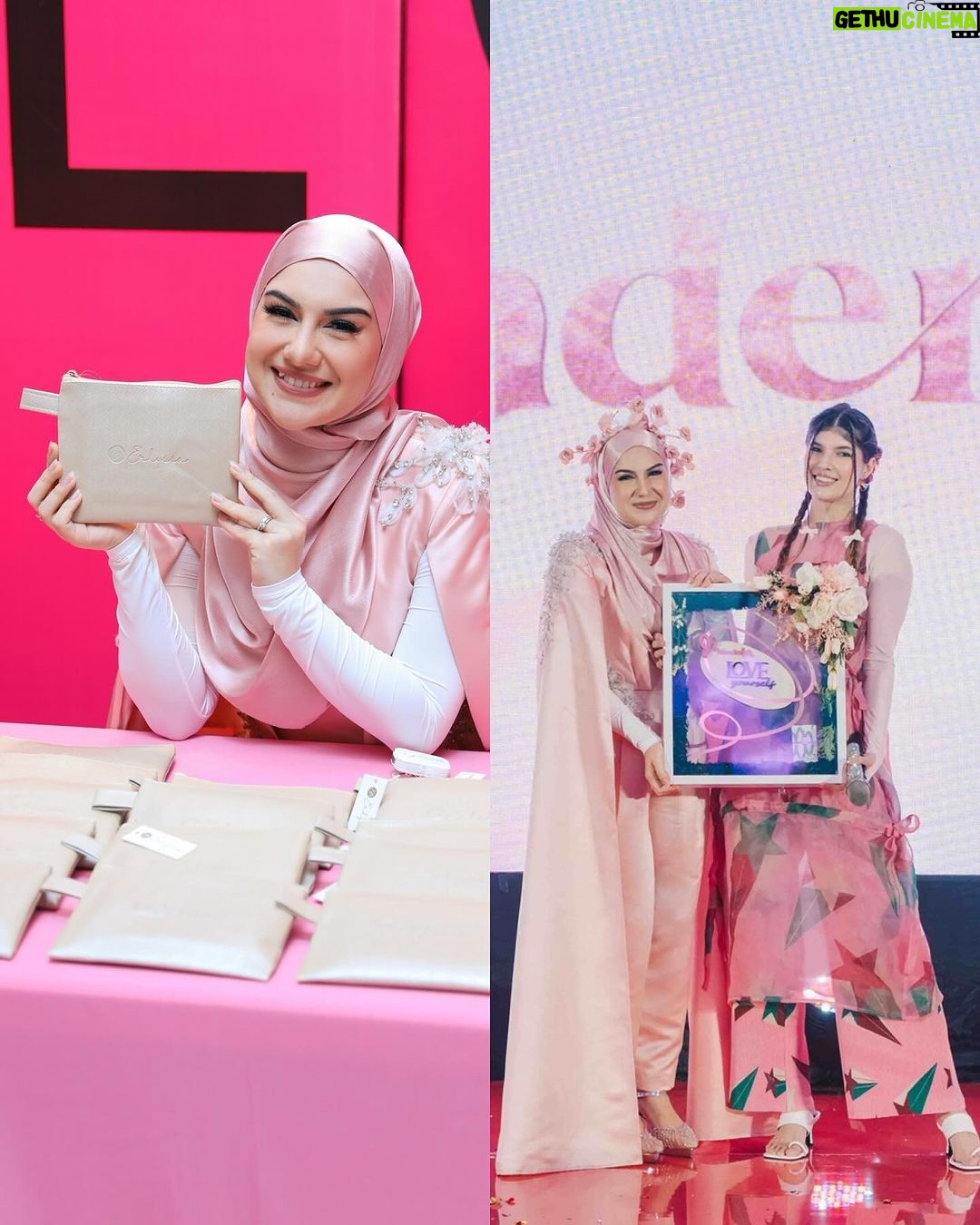 Irish Bella Instagram - Belum bisa move on dari acara Grand Launching Wonderish, seribu terima kasih untuk semua sudah bantu & support 🥹🤗 EO & Decorator : @redberryincreate Event Planner : @redberryincreate @erniaredberry @deoriyantoo Makeup: @erniaredberry Dress : @dhouseofluxury Suit : @dikhasigitfashion . @dikha_sigit Headpiece : @monliesmade Venue : @shelavie.grandballroom , @la.glasshouse @sheilalesmana Entertainment & Show Management : @deoriyantoo @deoentertainmentindonesia Live streaming : @Praya.visual Lighting: @juns_lighting Photography : @sudutputih.mo @fahri_frpotret Videographer : @aaproductions.id Florist & set decoration table : @memulaicerita Usher: @beauty_usher Doorprize Decoration : @seserahan_by_rosearbor Invitation Website : @kondangankuy.online Photobooth : @mono.photobooth Playground: @emily_toysrental Painting : @facepainting_jakarta Digital registration: @bukutamudigital_kurvasoft Dance Show : @fdcrew Guest book audio: @phoneafriend.co Hampers : @anaria_souvenir Hampers Bag : @jimshoneyoffc Hampers Cookies : @jnccookies Hampers : @lovessemprong_official Hampers Scarf : @erlyssa.id FnB: Bakso : @Bakso Iyish Mochi : @pipikupenuh Bbq : @unlockedbbq Chocolate : @chocolatefountain88 Ice cream : @paletaswey Stall Minuman : @teguk.indonesia Popcorn : @jollytimeindonesia Nasi Box : @sarasa.id Nasi Bento : @ikibento Stall : @vittoriaweddingservices Brownies : @mbun.id Cookies : @doublejokitchen