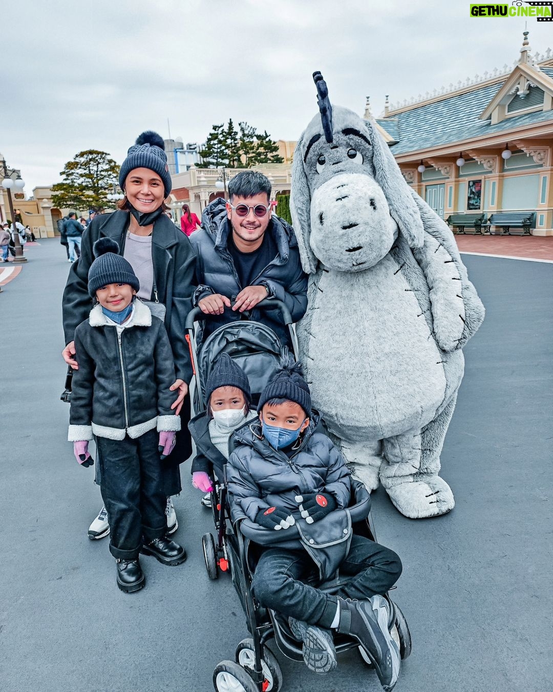 Isabel Oli Instagram - Creating beautiful memories with our kiddos. We love you guys. Habang buhay natin babaunin ang mga ngiti na to. Thank you Lord God. #wearethepratties Tokyo Disneyland