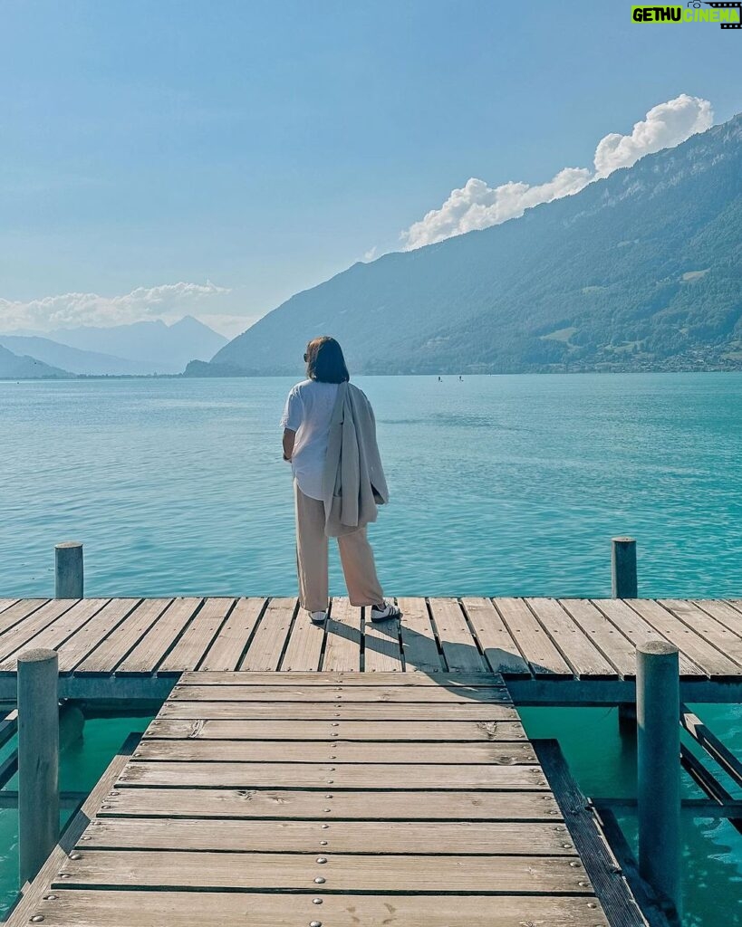 Isabel Oli Instagram - Missing this 🤍 Lake Brienz, Switzerland