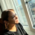 Isabel Oli Instagram - Current mood: warm and sunny 🤩 Switzerland