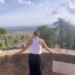 Isabel Oli Instagram - Savoring this breathtaking beauty 🤍 #TravelWithThePratties #Tuscany #LivsDiary