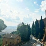 Isabel Oli Instagram - se·ren·i·ty - /səˈrenədē/ • the state of being calm, peaceful, and untroubled. #TravelWithThePratties #Pienza