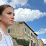 Isabel Oli Instagram - se·ren·i·ty - /səˈrenədē/ • the state of being calm, peaceful, and untroubled. #TravelWithThePratties #Pienza