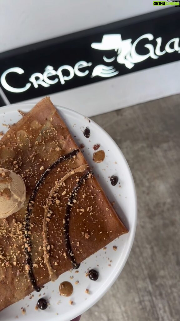 Isabel Oli Instagram - Creating delightful memories with one of the best crepes in town🤍 Crepes: @crepeglazik