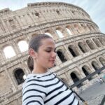 Isabel Oli Instagram - Today's positive vibe is sponsored by ROME 🏟️🤣 #Colosseum #Rome #TravelWithThePratties