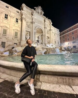 Isabel Oli Instagram - Made a wish… and it came true✨

#TravelWithThePratties #WhenInRome #Rome