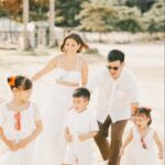 Isabel Oli Instagram - My 🤍 Making an effort to share our time, our best selves, and most crucially, our presence. We do our best to show our kids as much love as we can🤍 Oh time, why do you move so quickly?🥹 📍 @savoyboracay 📷 @niceprintphoto #WeAreThePratties #PrattyTV #TravelWithThePratties #boracay #beachfamily #travel Savoy Hotel Boracay