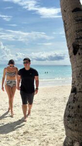 Isabel Oli Instagram - Little moments from the beautiful island 🏝️ 🌊 @johnprats #TravelWithThePratties #Boracay #travel #couple #BeachCouple