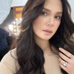 Isabel Oli Instagram - Me again 🌹📷 Manila, Philippines