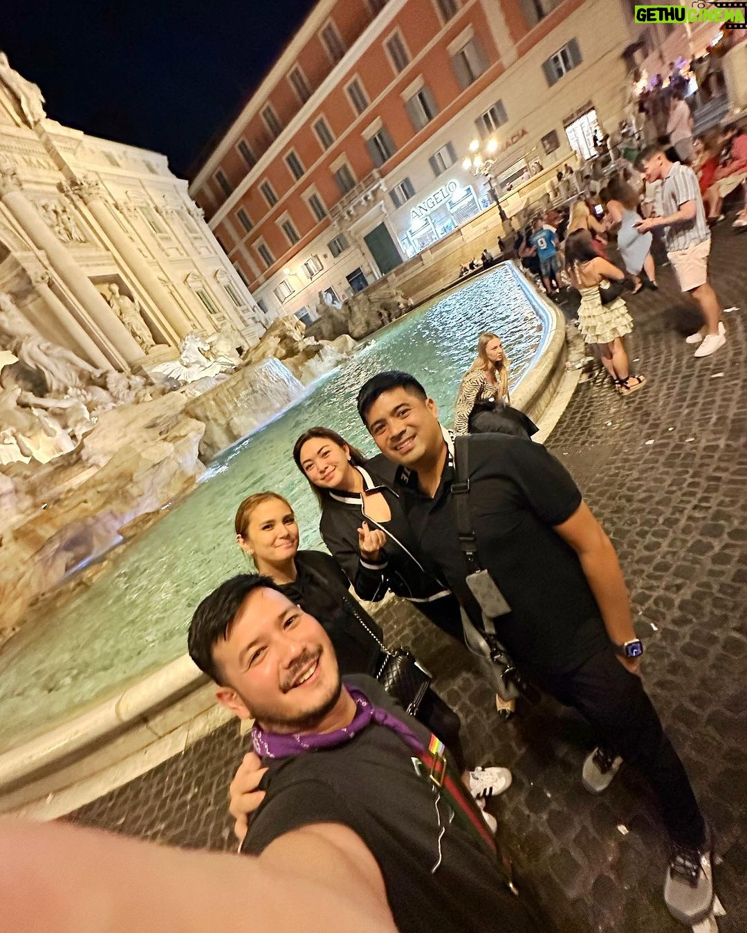 Isabel Oli Instagram - A crazy idea turned into a reality ✈️ I feel incredibly blessed to be spending this time with my Cuffy and our dearest friends, whom we already think of as family🤍 #TravelWithThePratties #Rome Rome, Italy
