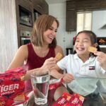 Isabel Oli Instagram - It’s back to school for my @FeatherPrats . This school year, my daughter will finally be attending classes full-onsite. Here's a sneak peek at what we've prepared for her first day. Syempre I packed her favorite snacks, Tiger Biscuits!!! I remember when I first saw this in the supermarket, it definitely caught my attention right away cos it is packed with the goodness of wheat and milk. And that's exactly what I want for in kid-friendly snacks - perfect talaga pang baon, available in Vanilla and Chocolate flavors! Sigurado na may #LakasSigla siya ngayong balik-eskwela. Available in supermarkets near you and online stores🤍 #TigerBiscuits #LakasSigla Manila, Philippines