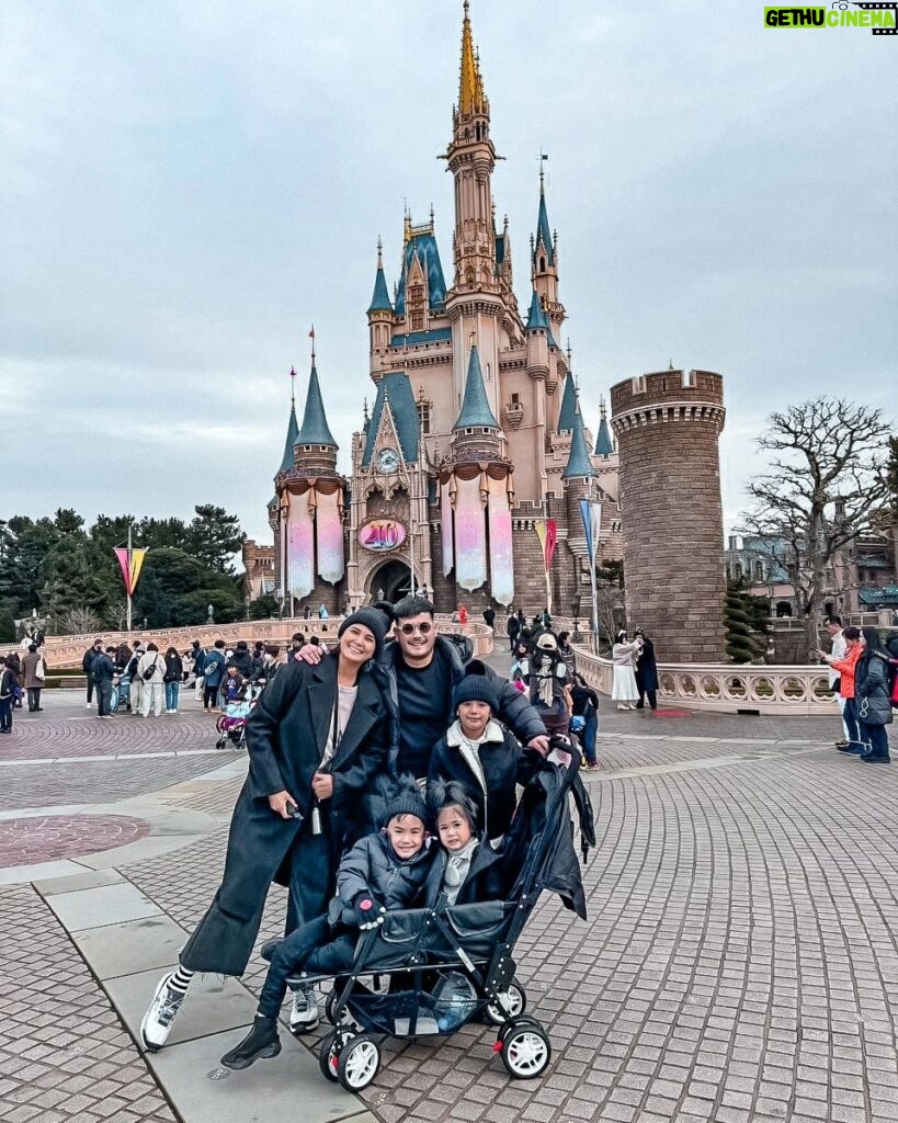 Isabel Oli Instagram - Creating beautiful memories with our kiddos. We love you guys. Habang buhay natin babaunin ang mga ngiti na to. Thank you Lord God. #wearethepratties Tokyo Disneyland