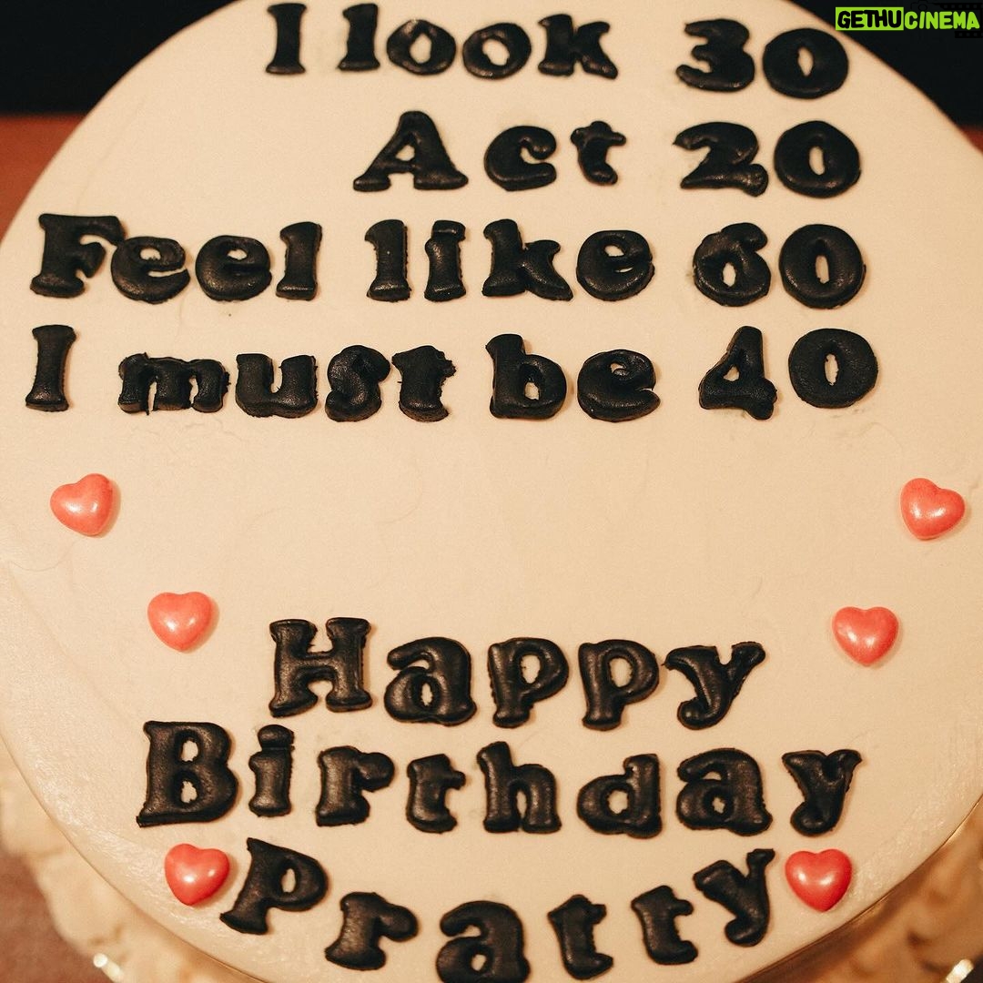 Isabel Oli - 12K Likes - My crush recently turned 40🥰
🎂 : @bakesbyhazelnut
📷: @niceprintphoto