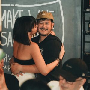 Isabel Oli Instagram - My crush recently turned 40🥰 

🎂 : @bakesbyhazelnut 
📷: @niceprintphoto