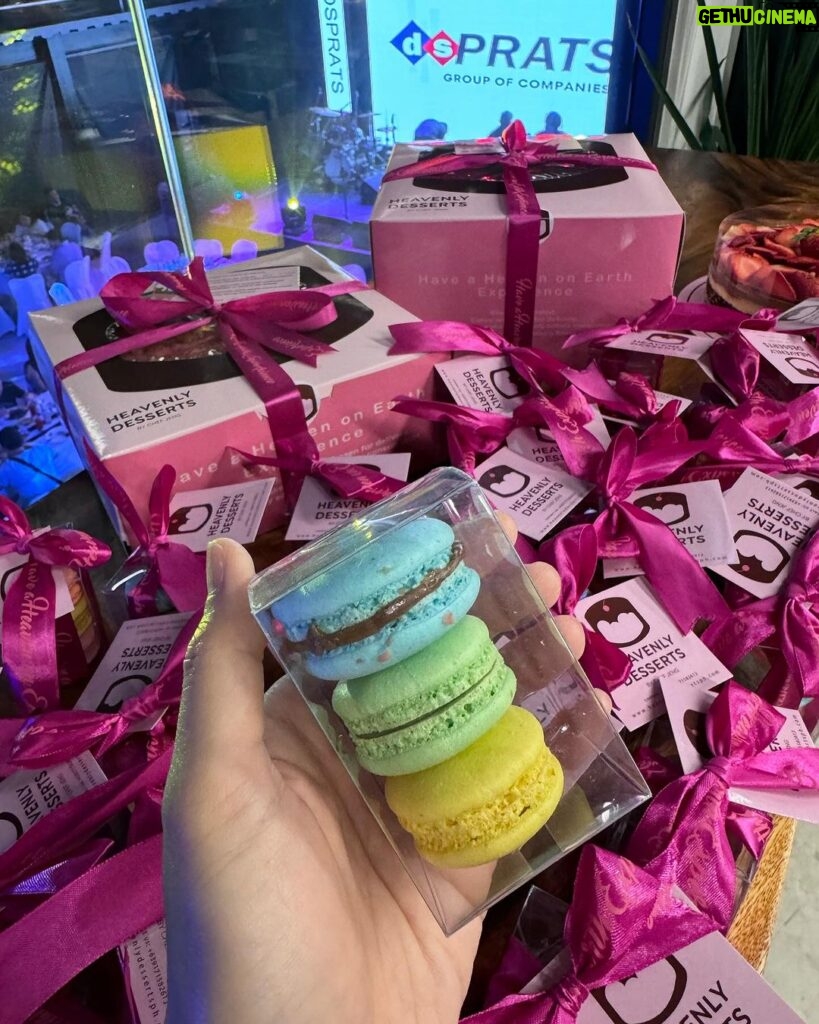Isabel Oli Instagram - The cakes and macarons from @heavenlydesserts_chefjeng are like small pieces of bliss🤍 Always the perfect gift for any occasion🎂 Ds Prats Construction & Development Inc.