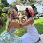 Isabella Tena Instagram - ✨Stay close to people who feel like sunlight✨💐💖🌳🌺☀️🌼 . . . 💕los amo con todo mi corazón. 💕 Picnic Vibes