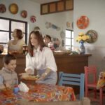 Isabella Tena Instagram - ¿Cuantos likes merece este estreno? 👀 #elamornotienereceta Mexico City, Mexico
