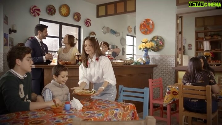 Isabella Tena Instagram - ¿Cuantos likes merece este estreno? 👀 #elamornotienereceta Mexico City, Mexico