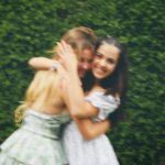 Isabella Tena Instagram - ✨Stay close to people who feel like sunlight✨💐💖🌳🌺☀️🌼 . . . 💕los amo con todo mi corazón. 💕 Picnic Vibes