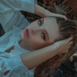 Isabella Tena Instagram - She’s busy.💋 • • • • • • 📸: @nyusage