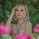 Isabella Tena Instagram - Una primavera, dos veranos Siete inviernos y un infierno… 📸: @nyusage @italiapadilla_photography 💋✨