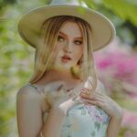 Isabella Tena Instagram – I love the drama of a hat…
📸: by @nyusage @italiapadilla_photography love u!! 🫶🏻🥰