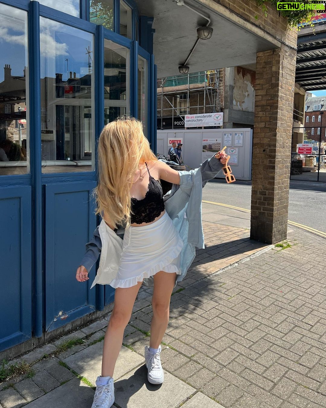 Isabella Tena Instagram - Baby all I wanna do is coast with you… City Of Cambridge, England