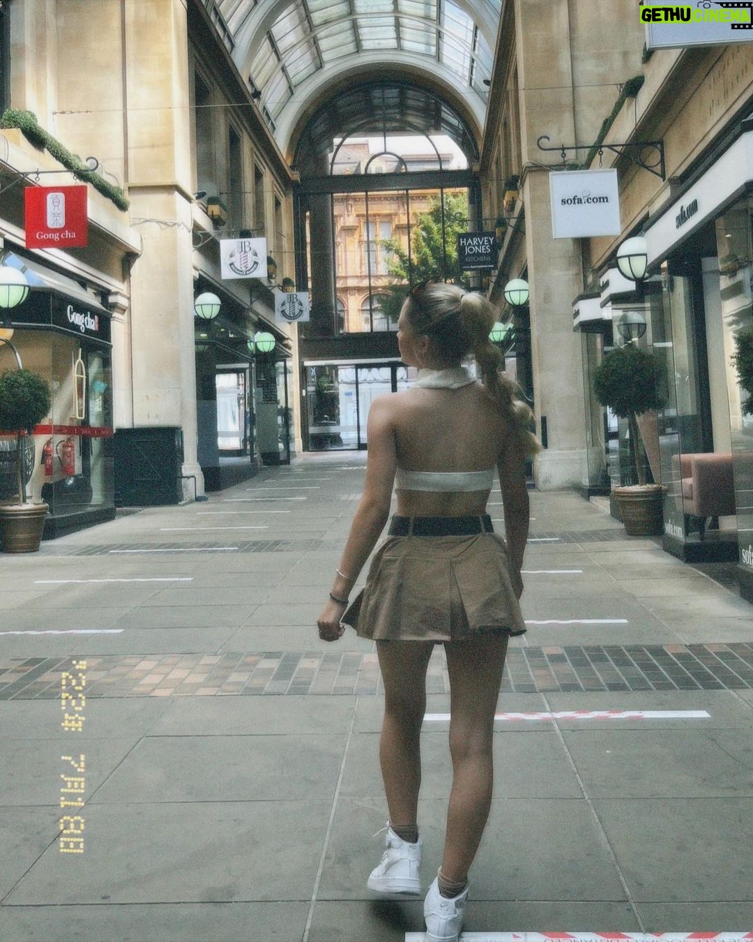 Isabella Tena Instagram - I stay close, hold steady.. Nottingham, United Kingdom