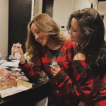 Isabella Tena Instagram - El amor de amigas es único e irrepetible ¡y Sisterland de @benetton_perfumes es la colección para celebrarlo! 💝 En esta temporada, regala la fragancia perfecta para cada una de tus sisters. 🎄✨#xmaswbenetton