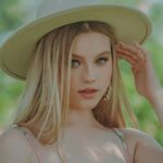 Isabella Tena Instagram – I love the drama of a hat…
📸: by @nyusage @italiapadilla_photography love u!! 🫶🏻🥰