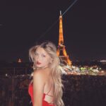 Isabella Tena Instagram - Paris, je te aime. 🥖❤️💋 Tour Eiffel