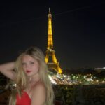 Isabella Tena Instagram - Paris, je te aime. 🥖❤️💋 Tour Eiffel