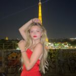 Isabella Tena Instagram - Paris, je te aime. 🥖❤️💋 Tour Eiffel
