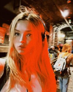 Isabella Tena Instagram - Leaving is easy with eyes closed. 🚨📍🚥❤️‍🔥 The Beatles Story