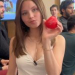 Isabella Tena Instagram - @elamornotienerecetaof hoyyyy!!! 8:30pm 🥰🥣