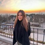 Isidora Vives Instagram - lo bien que me hiciste Madrid, nos vemos pronto para seguir contando historias🎥🎬🥰 grabar, estudiar, vivir sola, crecer, aprender, gozar, amar, conocer gente hermosa, recuerdos que se quedarán por siempre. Madrid, Spain