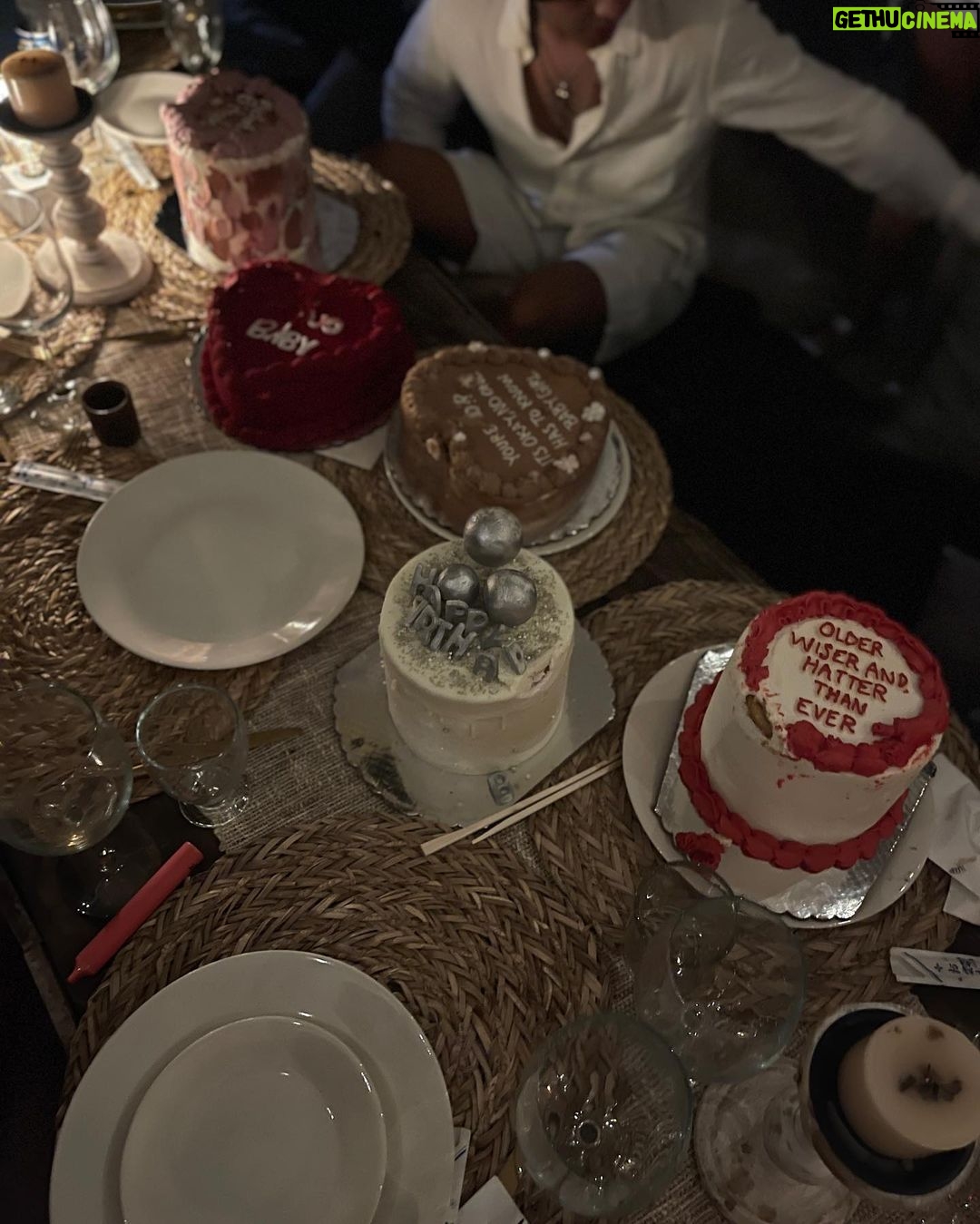 Isidora Vives Instagram - mi siempre <3 happy 20th birthday te amo hermana