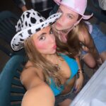 Isidora Vives Instagram - mi siempre <3 happy 20th birthday te amo hermana