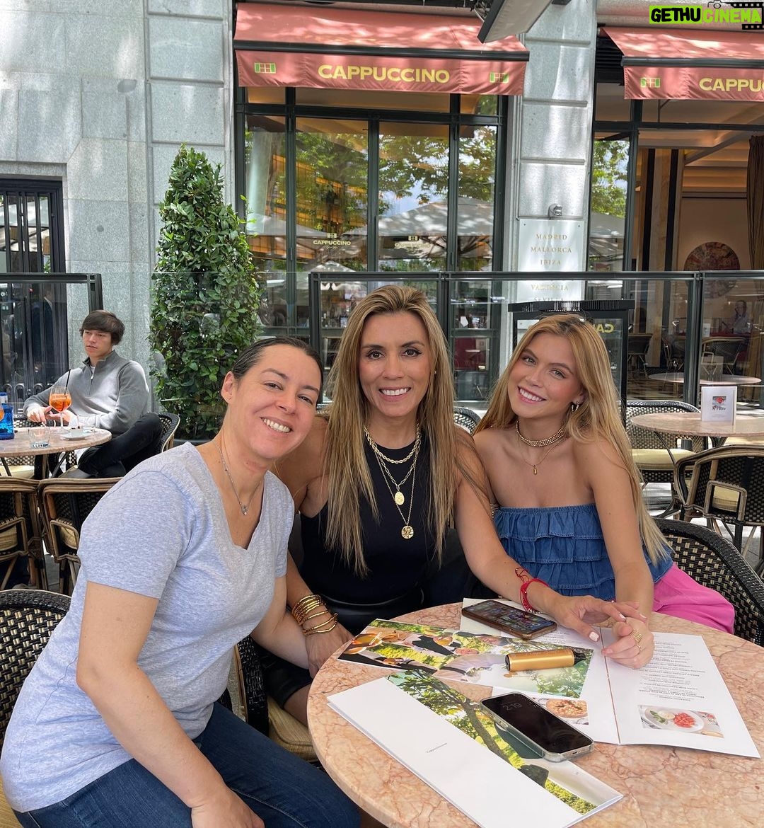 Isidora Vives Instagram - Madrid + grabar en Madrid= el mejor plan 😍 Madrid, España
