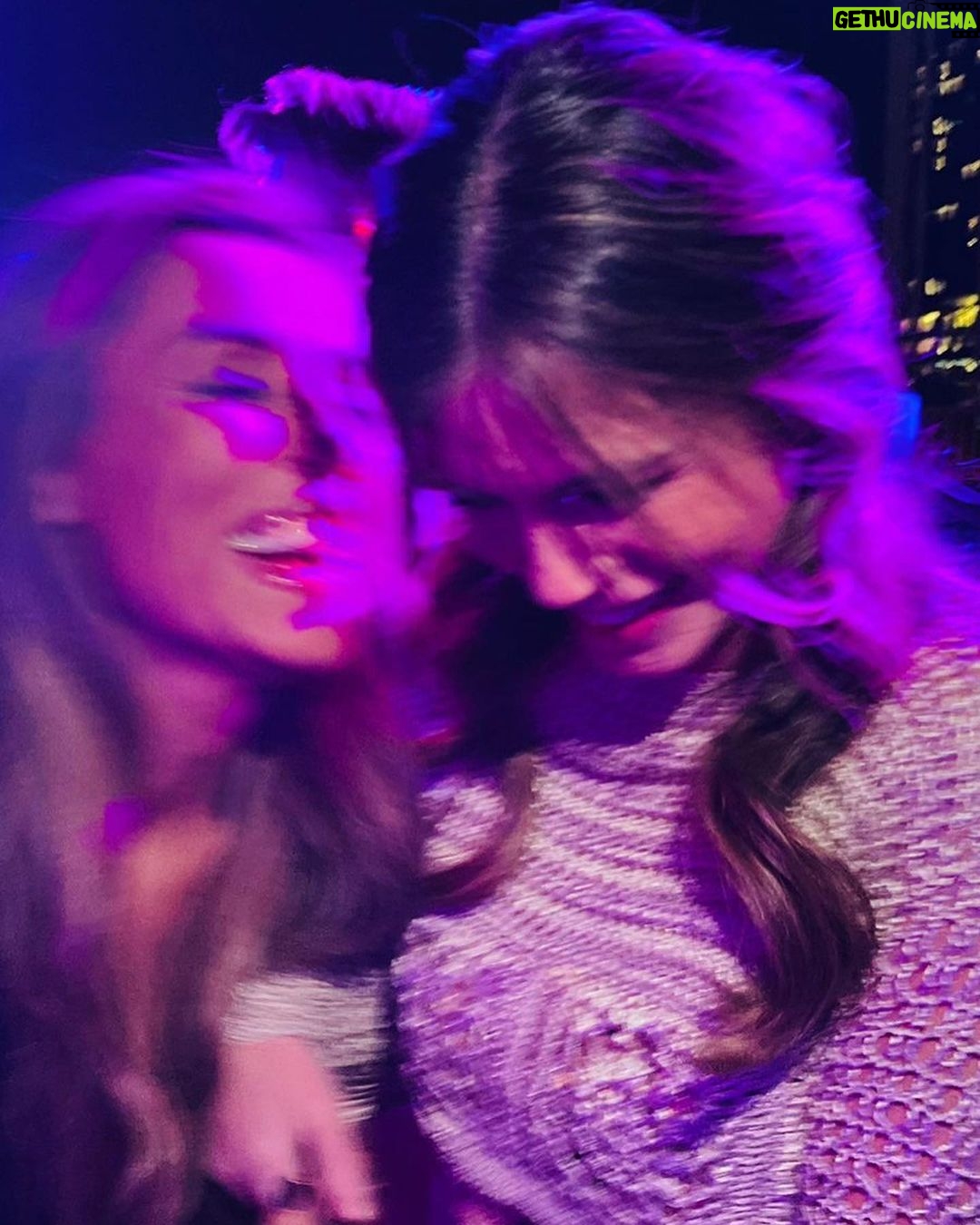 Isidora Vives Instagram - amo estás fotos y te amo a ti @caroconchamo