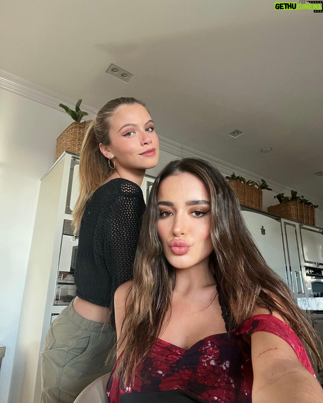 Isidora Vives Instagram - my dream place✨ Los Angeles, California
