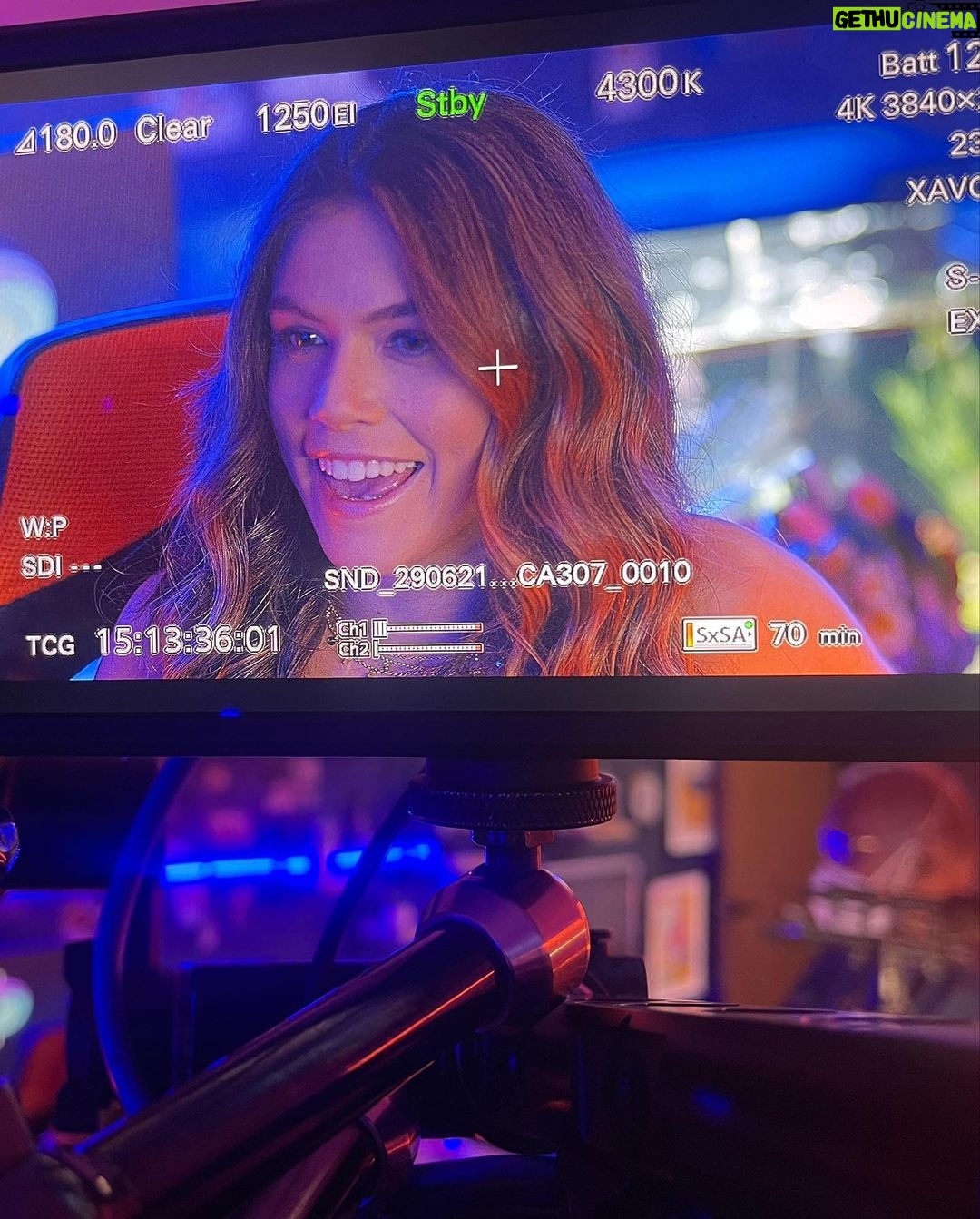 Isidora Vives Instagram - mi lugar feliz, donde mi corazón está contento, siempre…🫶🏼🎥🎬