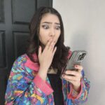 Isyana Sarasvati Instagram - Gawaat!!! Bisa-bisanya aku hampir kelewatan kalo jam 8 malam ini udah Lazada Ramadan Mega Sale aja 😭 Gak mau kelewatan soalnya kapan lagi belanja lebaran Diskon hingga 75%, ada Voucher s.d 1,4 Juta, dan Gratis Ongkir s.d 100% juga! Langsung deh otw checkout sekarang karena cuma sampai 31 Maret aja di @lazada_id #LazadaIDRamadanSale