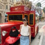 Isyana Sarasvati Instagram - Strolling around Singapore with my Tumi Asra bag, absolutely love it!🖤 #TUMI #TUMIIndonesia #TUMIAsra