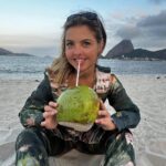 Júlia Gomes Instagram - 🪷🫧🥥🧃🧩📿🪭 @bikinilasirene