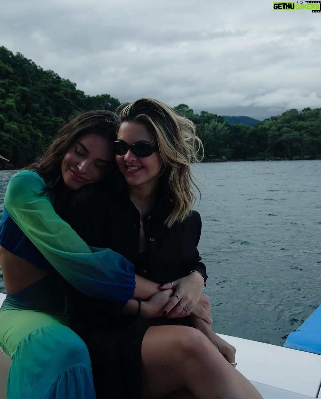 Júlia Gomes Instagram - Bim Bom, tudo de bom ☀️🩵🍒🍸 Angra dos Reis, Rio de Janeiro, Brasil