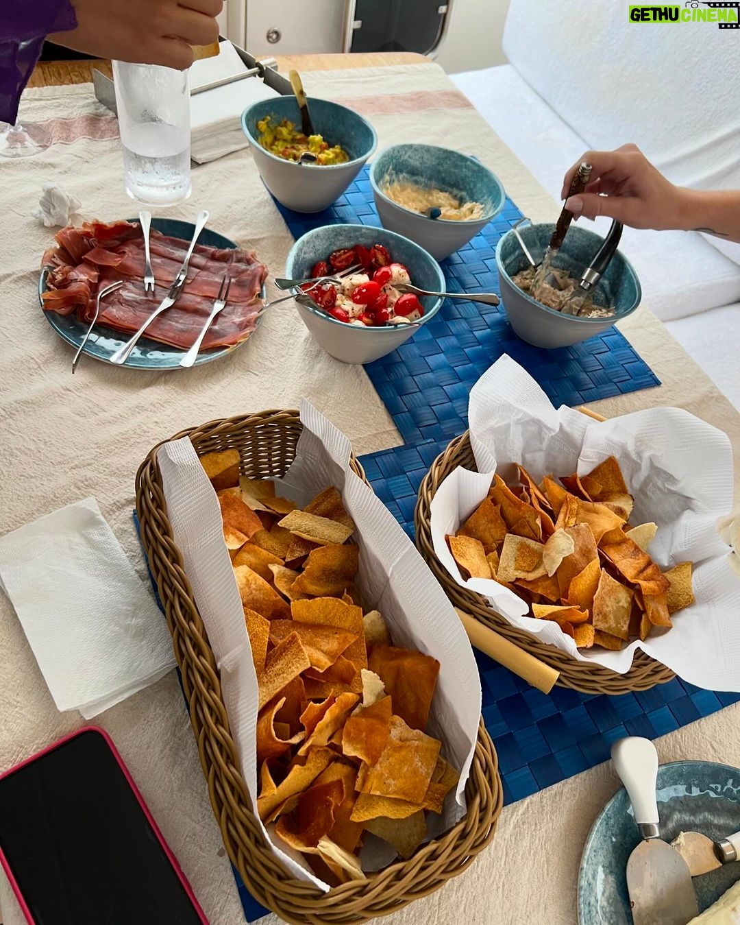 Júlia Gomes Instagram - Começando o feriado da melhor forma possível ✨🩵 Rio de Janeiro, Rio de Janeiro
