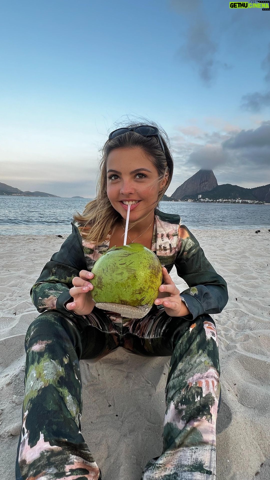 Júlia Gomes Instagram - 🪷🫧🥥🧃🧩📿🪭 @bikinilasirene
